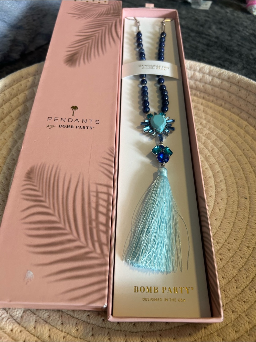 Jewelry Party Bomb. Necklace